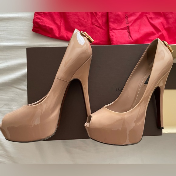 Women’s Louis Vuitton “oh really” high heels - Picture 2 of 9